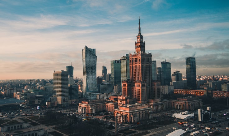 Polen veröffentlicht Entwurf des FA_VAT(3)-E-Rechnungs-Schemas vor dem Start 2026