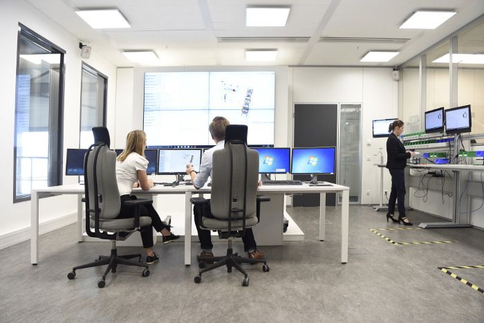 Mit Future Logistics alle Prozesse im Überblick durch Location based Services und Asset Tracking Comarchs kostengünstige Alternative für Mittelstand in der Demofabrik Aachen im Einsatz