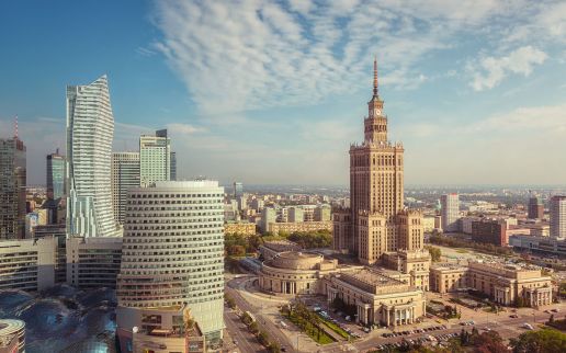 Wie Künstliche Intelligenz und Industrie 4.0 Mitarbeiter unterstützen statt ersetzen