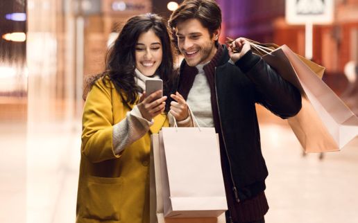 Retail Trends 2022: Kennen Sie Künstlerische Intelligenz, 360°, UGC, D2C, VR, Omnichannel und EU-Law?