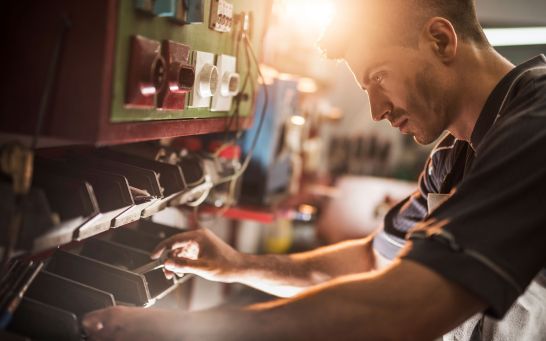 Knappe Ressourcen mit ERP verwalten: Energie, Material und Arbeitskräfte für LeanProduction und E-Kanban