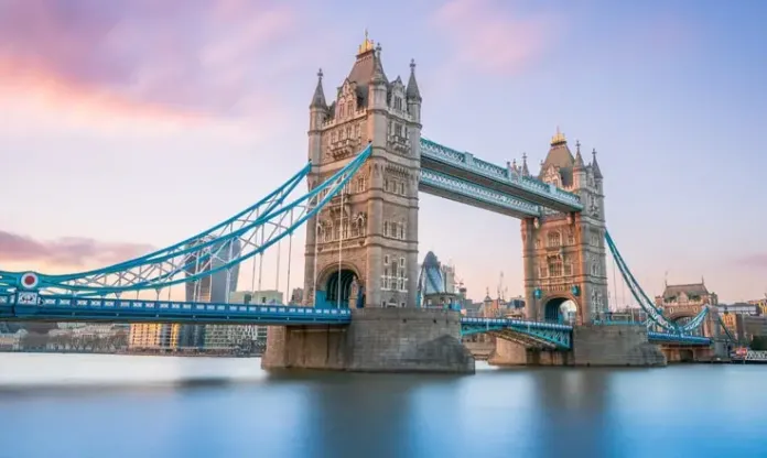 UK-Haushalt 2025 best&auml;tigt verpflichtende B2B-E-Rechnungsstellung f&uuml;r 2029