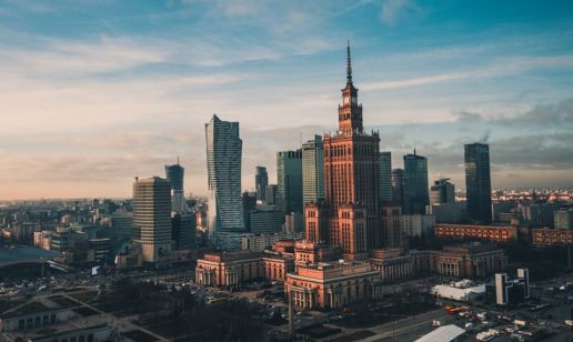 Polen veröffentlicht Entwurf des FA_VAT(3)-E-Rechnungs-Schemas vor dem Start 2026